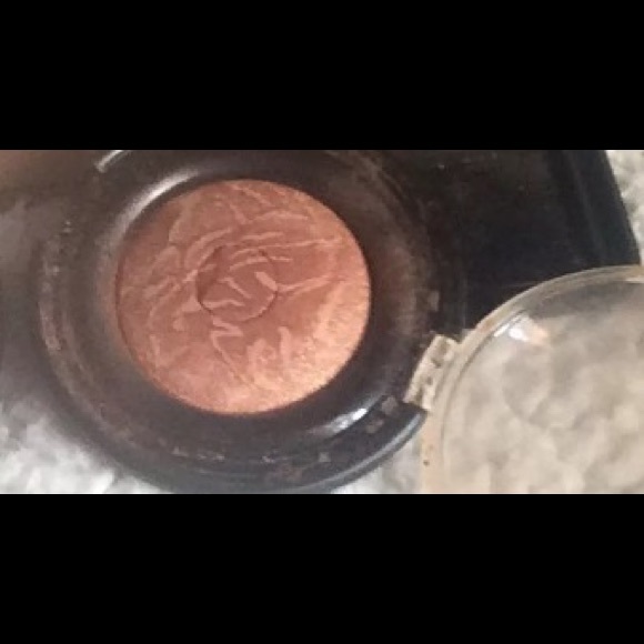 Face bronzer "Gingersnap" for soft glow - Picture 2 of 2